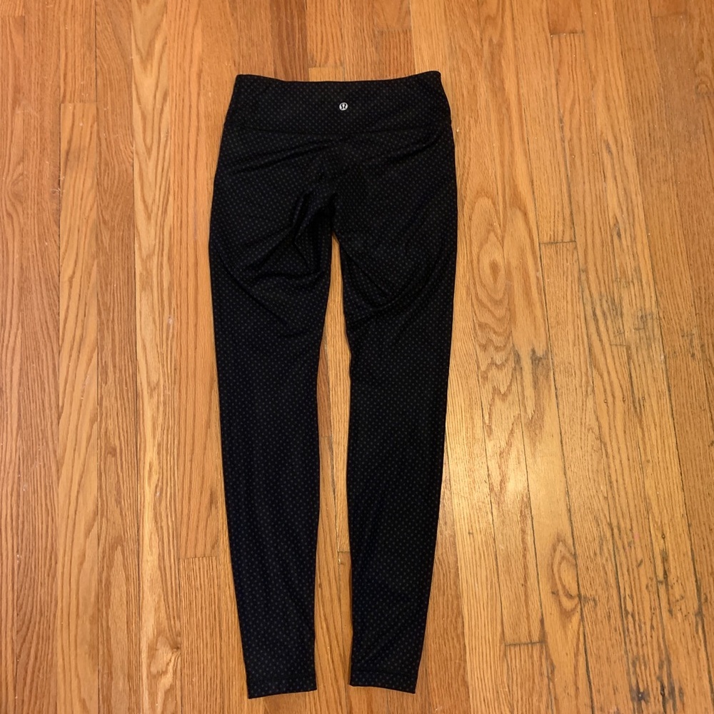 Lululemon gray polka dot leggings size 6